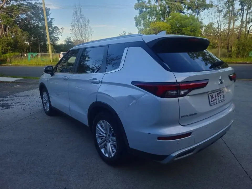 23-06-2026-mitsubishi-outlander-7seater-006.webp