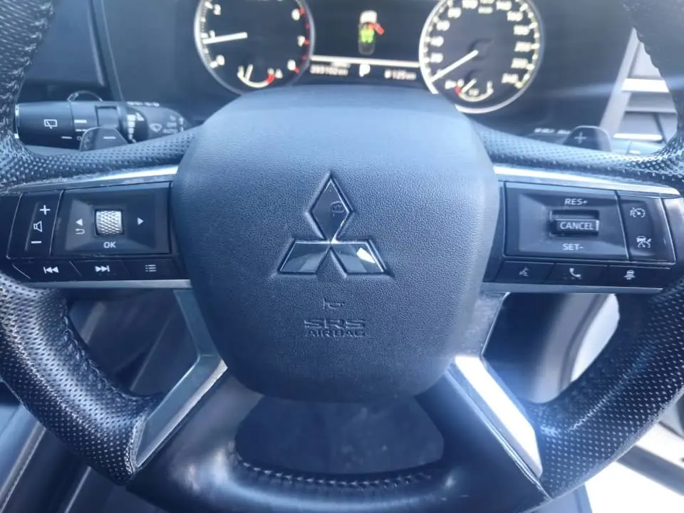 23-06-2026-mitsubishi-outlander-7seater-016.webp
